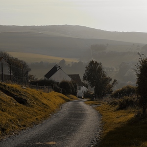 Maisons isolées dans un paysage valloné - France  - collection de photos clin d'oeil, catégorie paysages